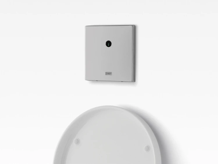 immagine apertura WC elettronici scarico a flussometro.jpg